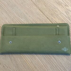 Van Cleef and Arpels bracelet holder -brand new will not use